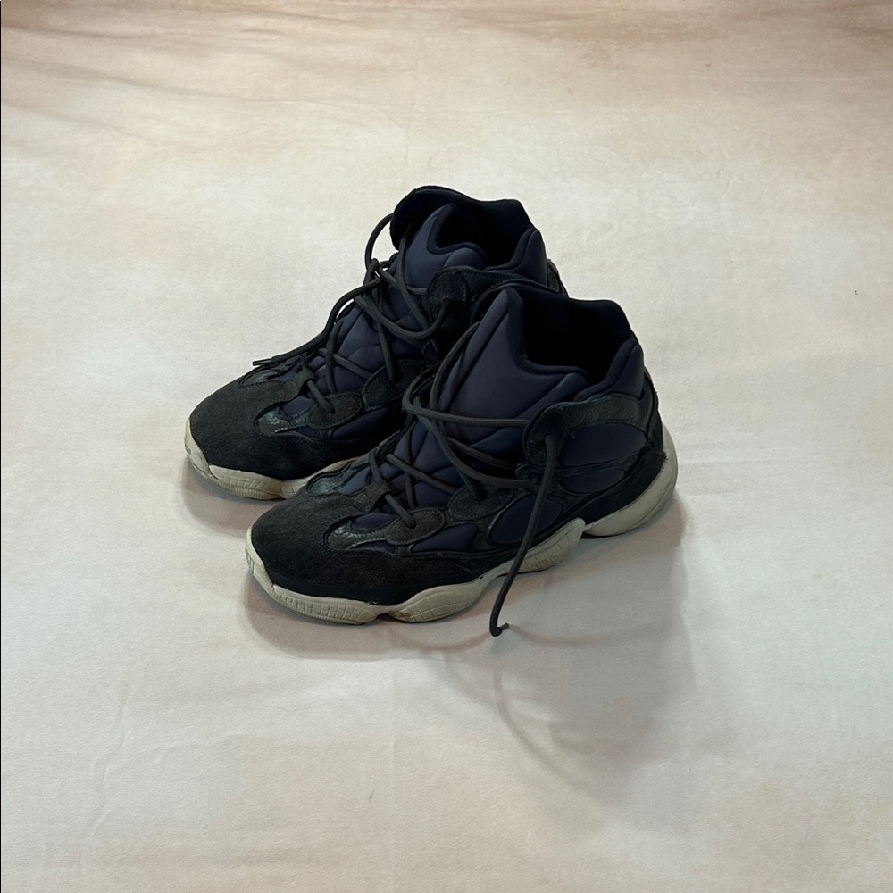adidas Yeezy 500 High - Picture 2 of 9